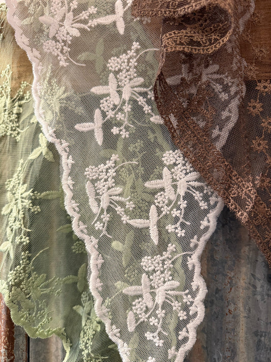 The Lace Wild Rag (Ivory)